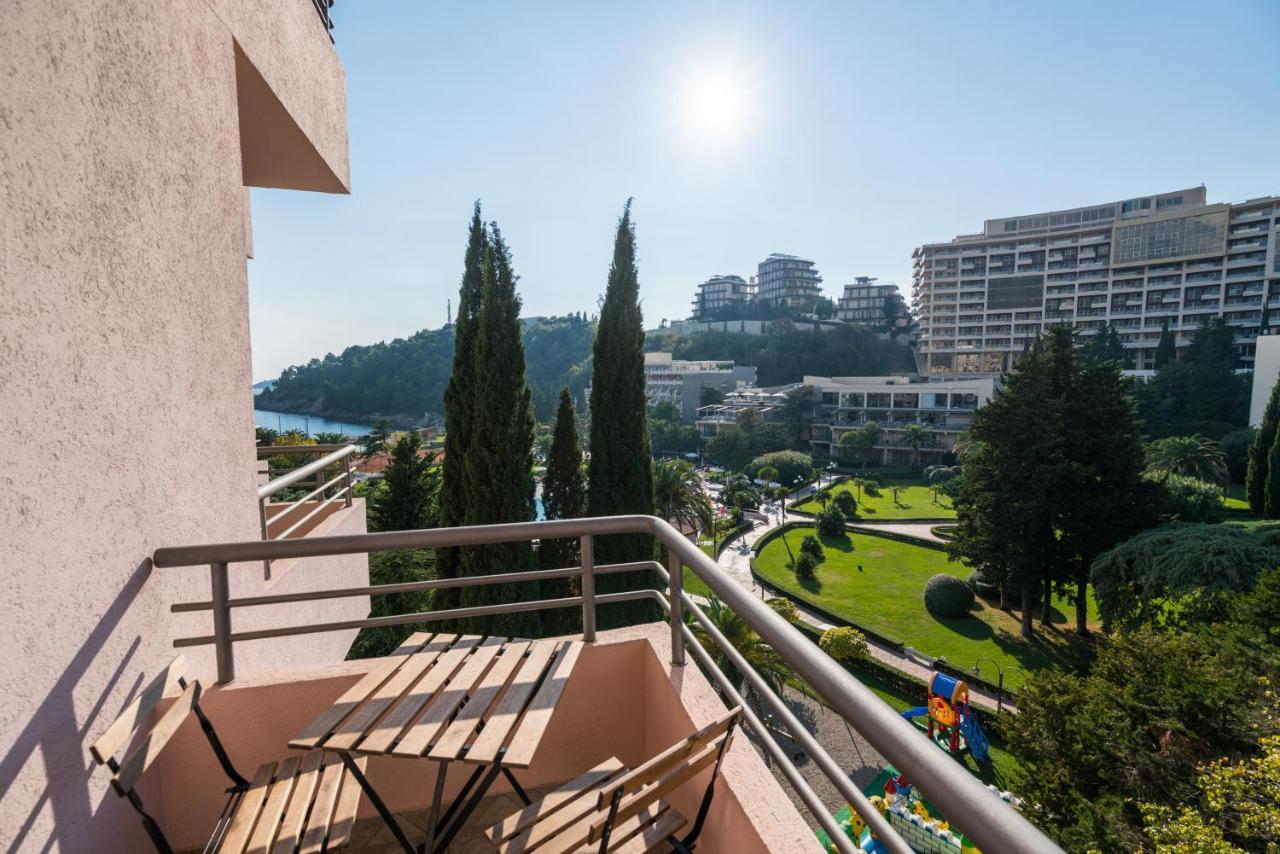 Iberostar Waves Bellevue All Inclusive Bečići Exterior photo