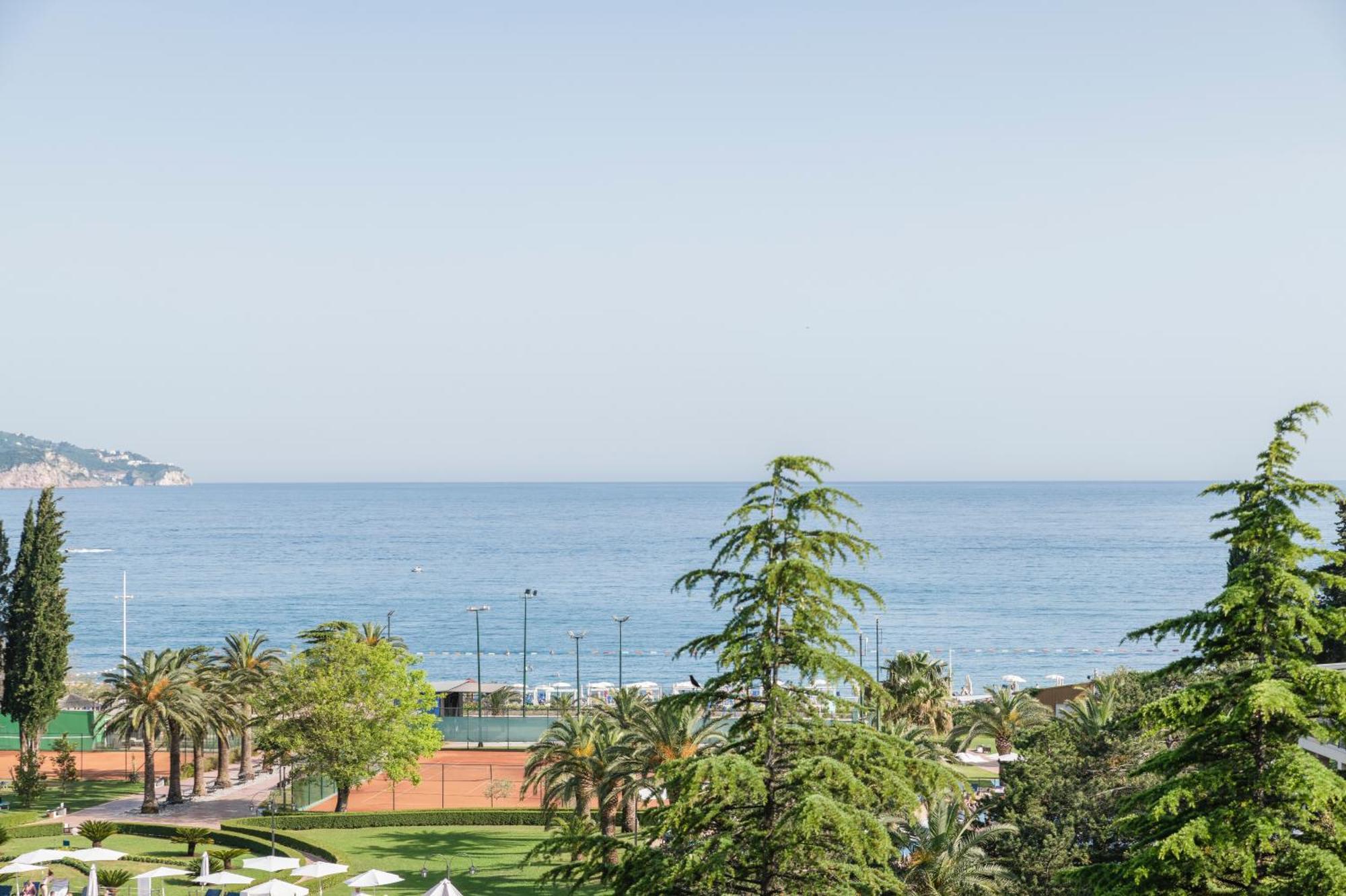 Iberostar Waves Bellevue All Inclusive Bečići Exterior photo